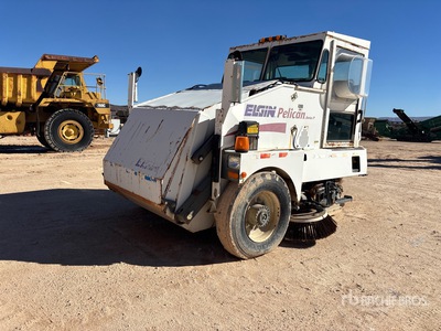 Elgin on 2002 Elgin Pelican Series P Sweeper Truck (Inoperable)