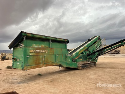 2013 McCloskey S1902DT Tracked مصنع الفرز