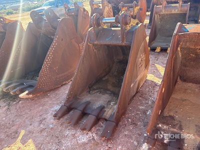 38 in Digging Excavator Bucket