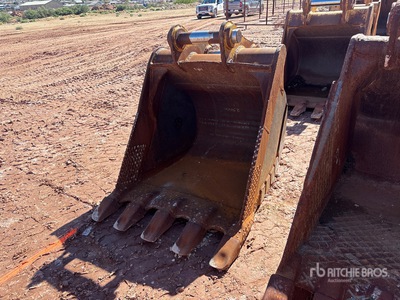 48 in Digging Excavator Bucket