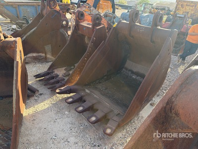 54 in Digging Excavator Bucket