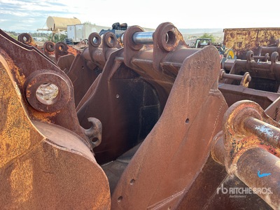 48 in Digging Excavator Bucket