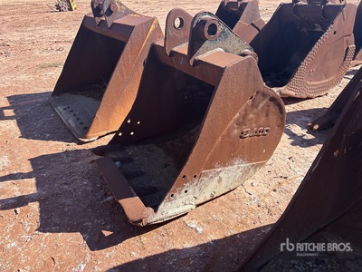 42 in Digging Excavator Bucket