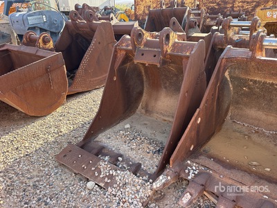 38 in Digging Excavator Bucket