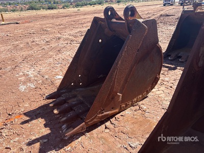 40 in Digging Excavator Bucket