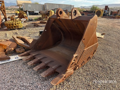 74 in Digging Excavator Bucket