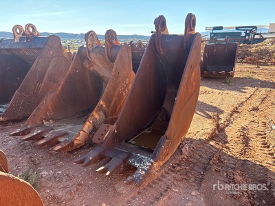 40 in Digging Excavator Bucket