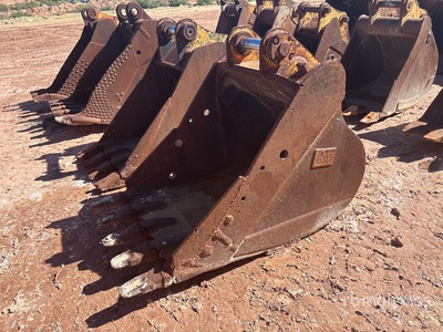 41 in Digging Excavator Bucket