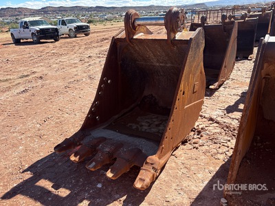 46 in Digging Excavator Bucket