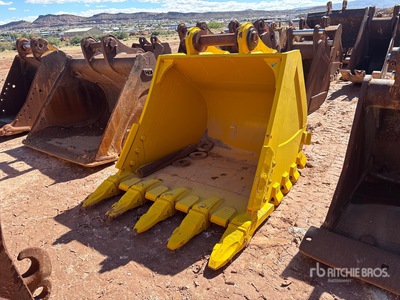 66 in Digging Excavator Bucket