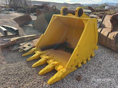 64 in Digging Excavator Bucket