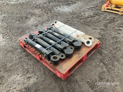 Quantity of (8) Hydraulikteile