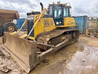 2022 Komatsu D65PX-18EO جرافة مجنزرة