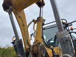 Hydraulics with Bucket Tilt Cylinders