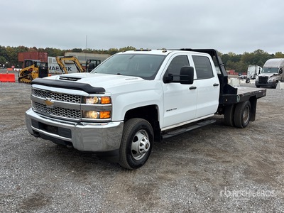 2019 Chevrolet Silverado 3500HD 4x4 Crew Cab Flatbed Truck
