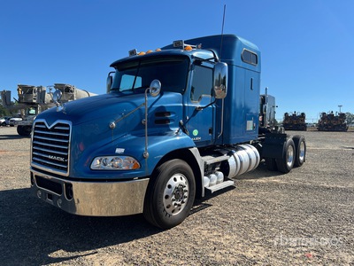2016 Mack CXU613 6x4 Ciągnik siodłowy T/A z kabiną sypialną