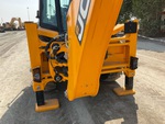 Hydraulics with Outrigger Cylinders