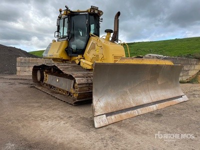 2019 Komatsu D61PXI-24 جرافة مجنزرة