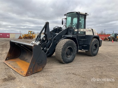 2009 Terex TL-210 Pala gommata