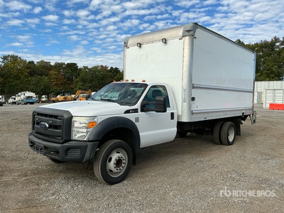 2015 Ford F-450 4x2 Furgoneta caja cerrada