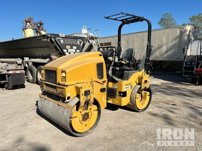 2017 Cat CB36B Compacteur  double bille