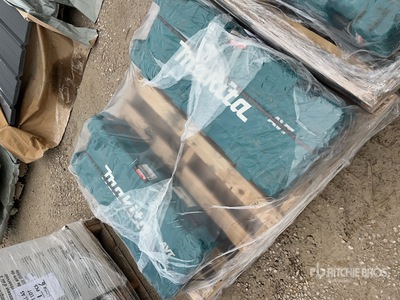 Makita HM1307CB Demolition Breaker