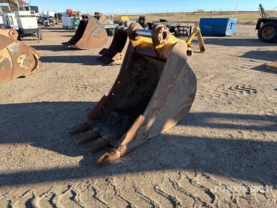 36 in Digging Excavator Bucket