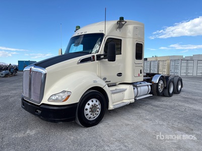 2015 Kenworth T680 8x2 Tri/A Sleeper Truck Tractor
