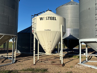 Westeel +/- 800 bu Hopper Grain Bin