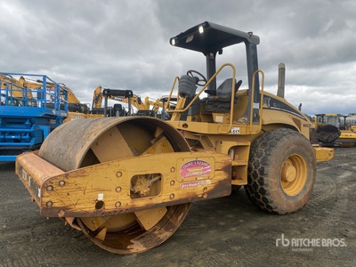 2004 Cat CS563E Smooth Drum Compactor
