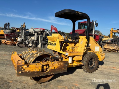 2016 Sakai SV201T Padfoot Drum Compactor