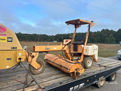 2005 Lay-Mor Self-Propelled Broom