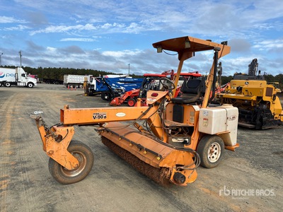 2005 Lay-Mor Self-Propelled Broom