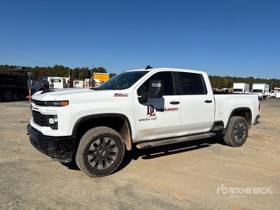 2024 Chevrolet Silverado 2500 HD Custom 4x4 Crew Cab Pickup