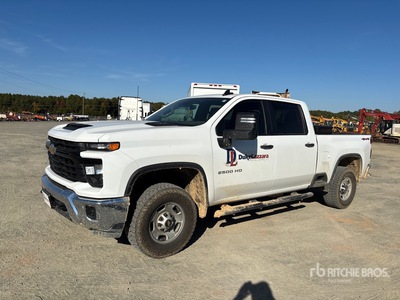 2024 Chevrolet Silverado 2500 HD Custom 4x4 Crew Cab Pickup