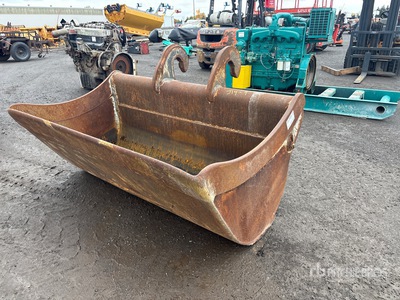 72 in Q/C Cleanup Excavator Bucket