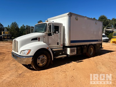 2016 Kenworth T270 4x2 Camion de lubricacion