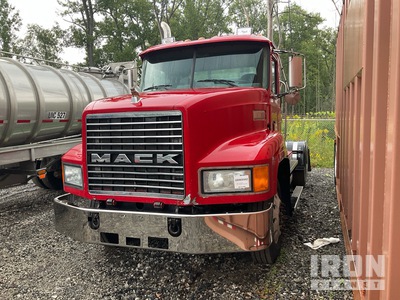 1998 Mack CH613 6x4 Winch Truck (Inoperable)