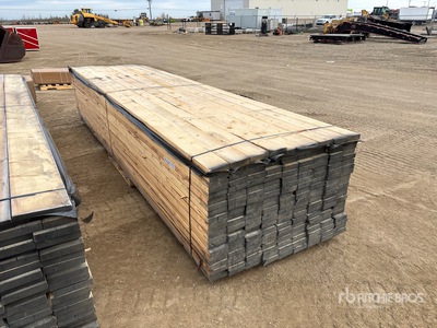 Quantity of (189) 2 x 6 x 16 ft 木材