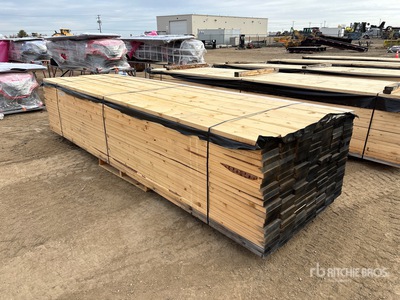 Quantity of (147) 2 x 8 x 14 ft 木材