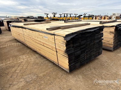 Quantity of (147) 2 x 8 x 16 ft 木材