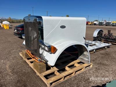 Peterbilt  Extended Capot - Fits Truck