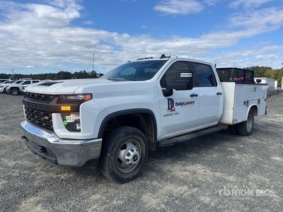 2022 GMC Silverado 3500HD 4x4 Crew Cab Utility Truck