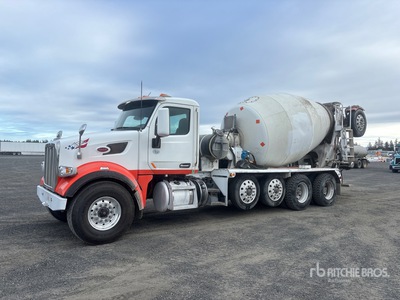 2017 Peterbilt 567 12x4 Camion malaxeur