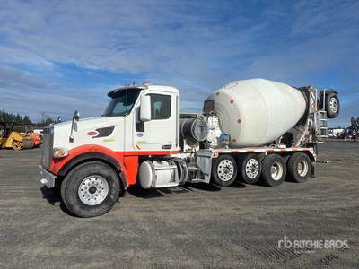 2017 Peterbilt 567 12x4 Camion malaxeur