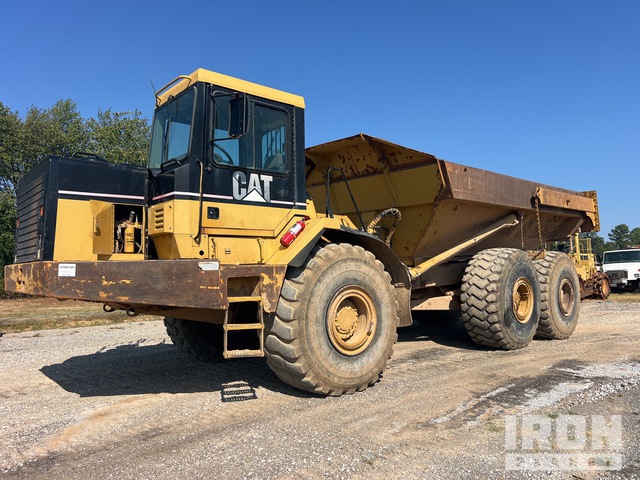 2001 Cat D400E II Articulated Dump Truck