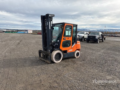 2015 Doosan D370211 7000 lb Pneumatic Tire Gabelstapler