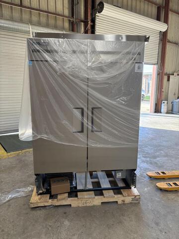 T-49-HC True Reach-In Swing Door Refrigerator T-49-HC True Reach-In Swing Door Refrigerator