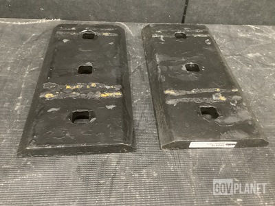 (72) CNH America S80476 Moldboard Edge End Blades