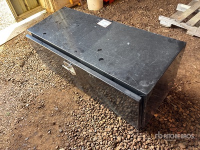4 ft X 18 in X 18 in Tool Box